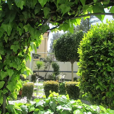 Vittoria Nocleg ze śniadaniem 4*