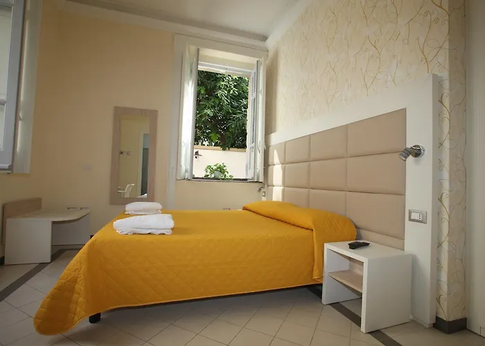 Alojamento de Acomodação e Pequeno-almoço Vittoria Tropea