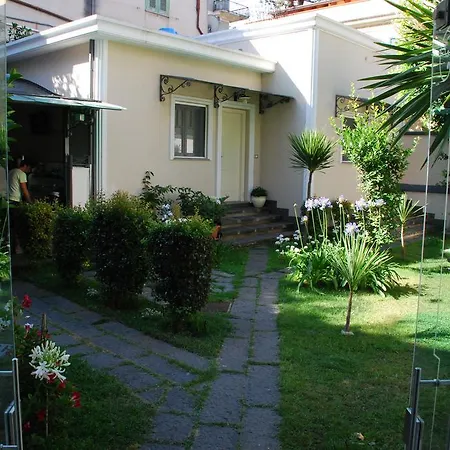 Oda ve Kahvaltı Vittoria 3*
